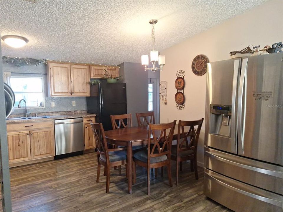 For Sale: $189,000 (3 beds, 2 baths, 1440 Square Feet)