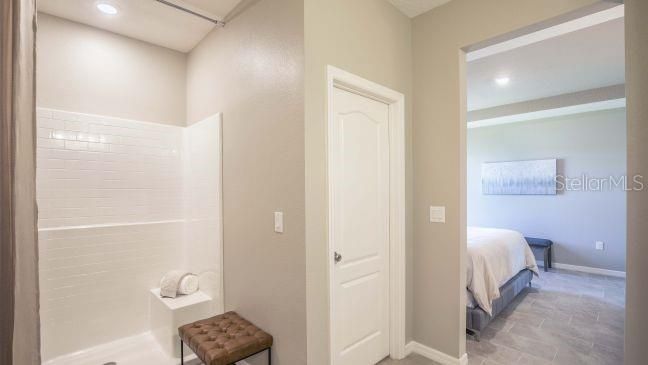 Activo con contrato: $405,990 (3 camas, 2 baños, 1876 Pies cuadrados)