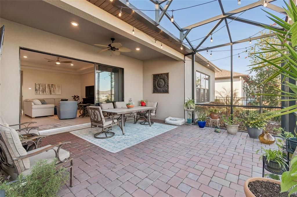 Activo con contrato: $488,500 (4 camas, 3 baños, 2406 Pies cuadrados)
