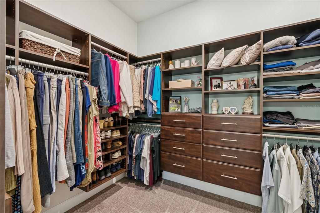 Activo con contrato: $488,500 (4 camas, 3 baños, 2406 Pies cuadrados)