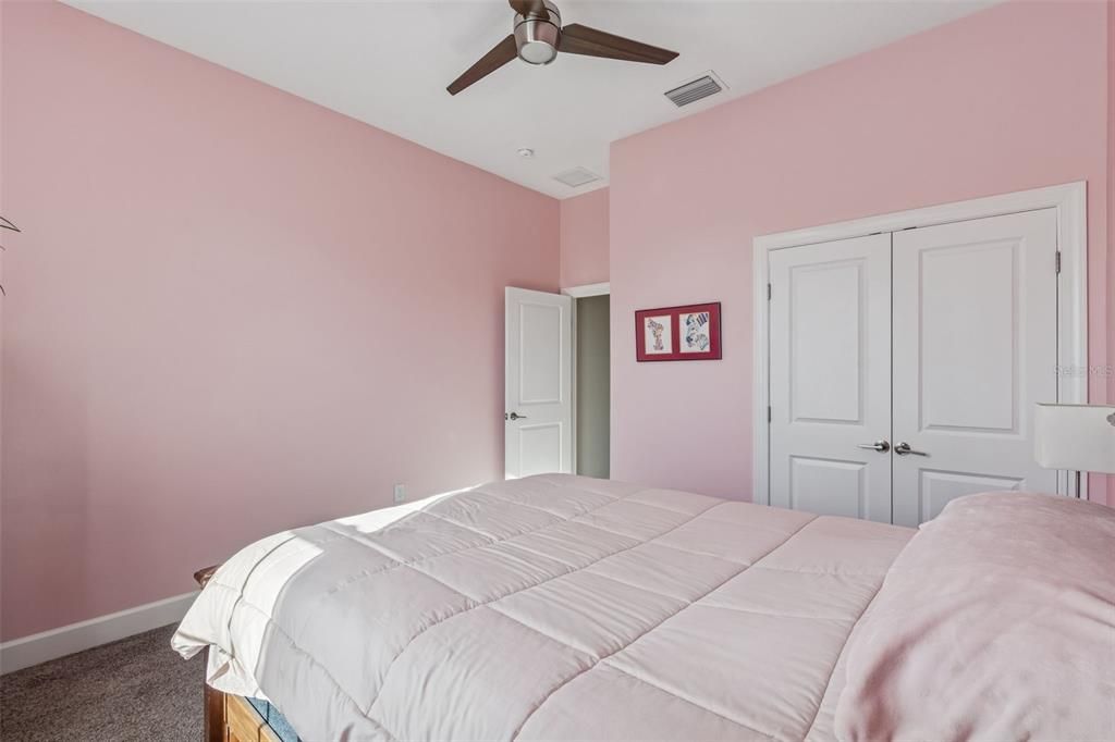 Activo con contrato: $488,500 (4 camas, 3 baños, 2406 Pies cuadrados)