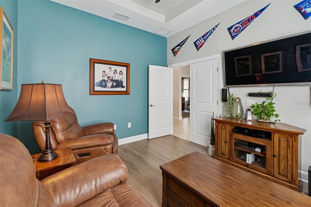 Activo con contrato: $488,500 (4 camas, 3 baños, 2406 Pies cuadrados)