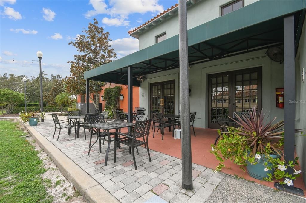 Activo con contrato: $488,500 (4 camas, 3 baños, 2406 Pies cuadrados)