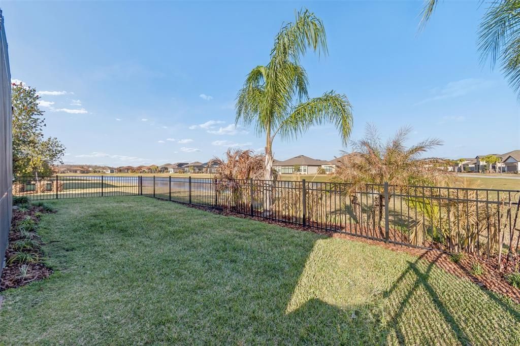 Activo con contrato: $488,500 (4 camas, 3 baños, 2406 Pies cuadrados)