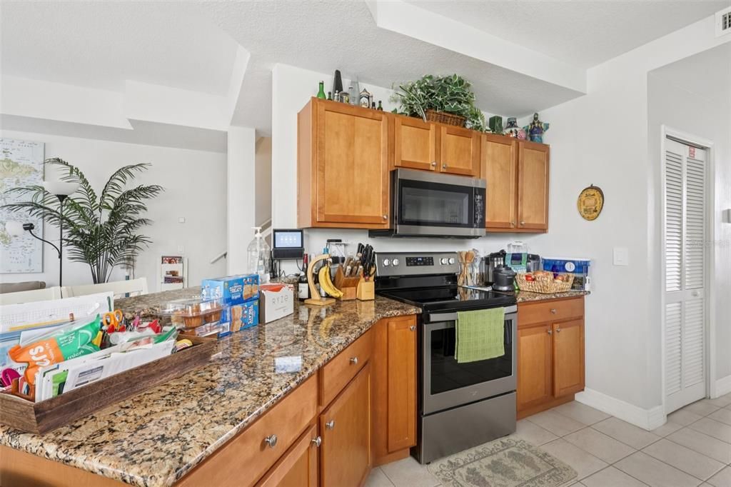На продажу: $499,900 (3 спален, 2 ванн, 1834 Квадратных фут)