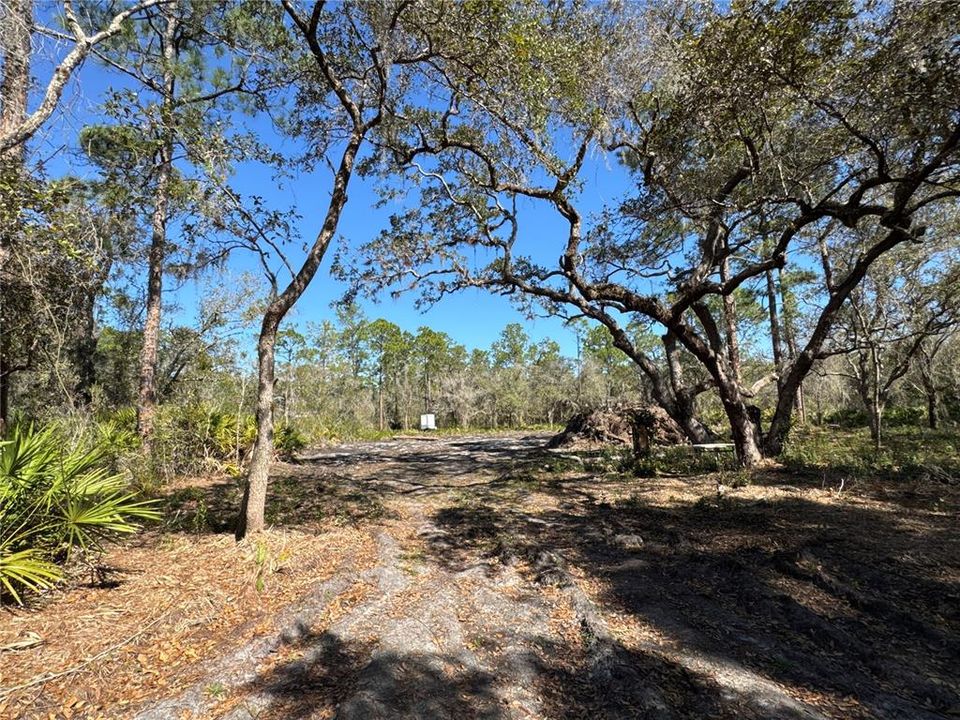 На продажу: $69,900 (2.16 acres)