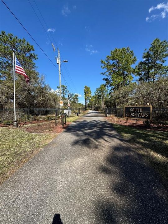 На продажу: $69,900 (2.16 acres)