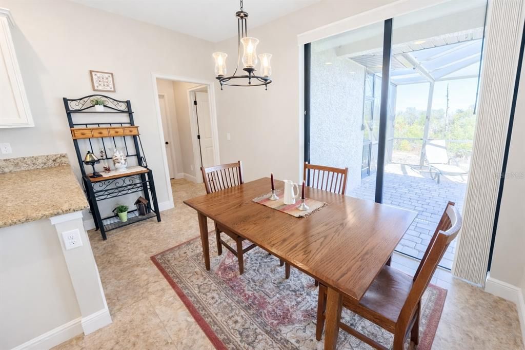 Activo con contrato: $389,000 (3 camas, 2 baños, 1788 Pies cuadrados)