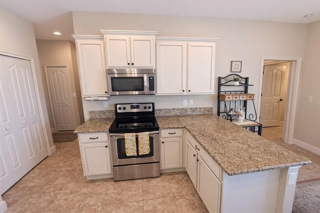 Activo con contrato: $389,000 (3 camas, 2 baños, 1788 Pies cuadrados)