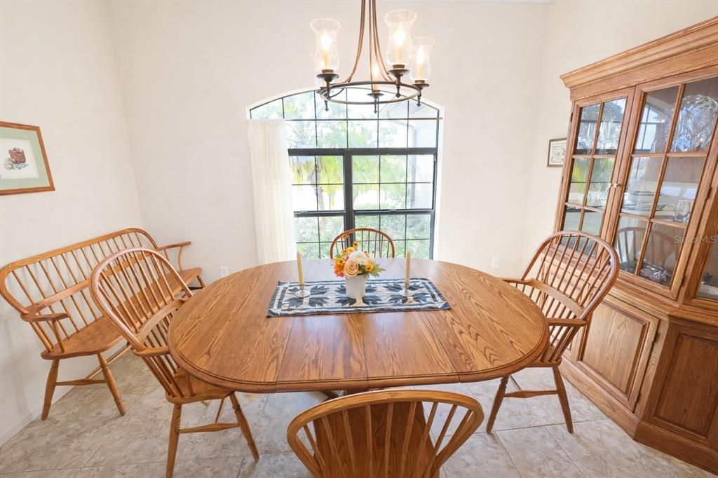 Activo con contrato: $389,000 (3 camas, 2 baños, 1788 Pies cuadrados)