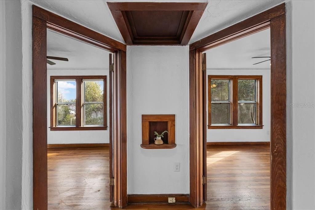 На продажу: $189,000 (2 спален, 1 ванн, 1128 Квадратных фут)