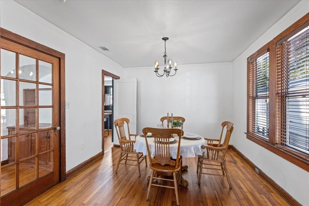 На продажу: $189,000 (2 спален, 1 ванн, 1128 Квадратных фут)