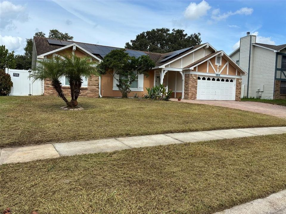 For Rent: $2,892 (3 beds, 2 baths, 2479 Square Feet)