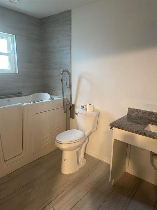 For Rent: $2,892 (3 beds, 2 baths, 2479 Square Feet)
