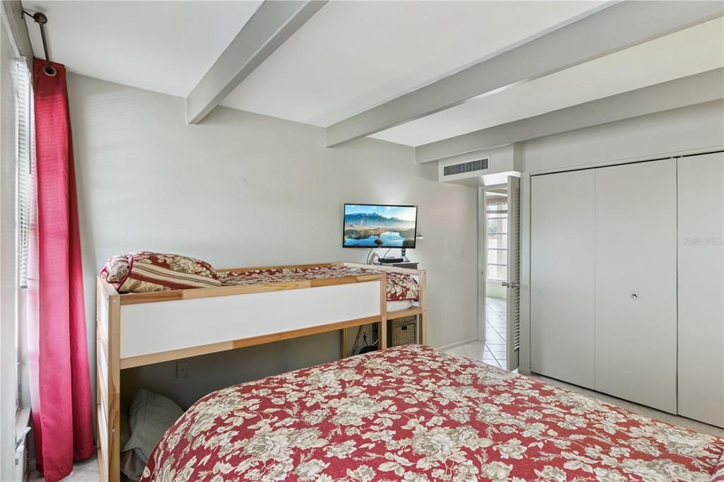 For Sale: $85,000 (1 beds, 1 baths, 648 Square Feet)