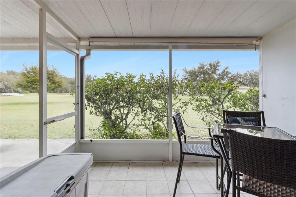 For Sale: $85,000 (1 beds, 1 baths, 648 Square Feet)