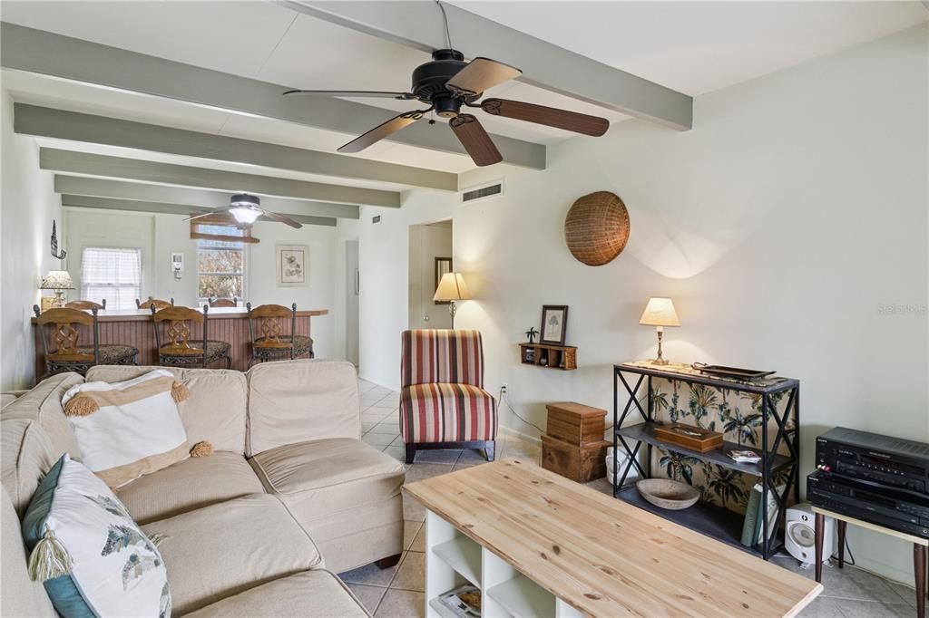 For Sale: $85,000 (1 beds, 1 baths, 648 Square Feet)