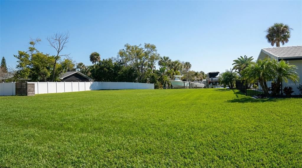 Activo con contrato: $699,000 (0.23 acres)