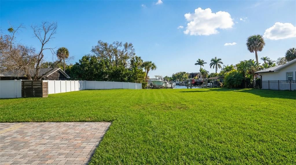 Activo con contrato: $699,000 (0.23 acres)