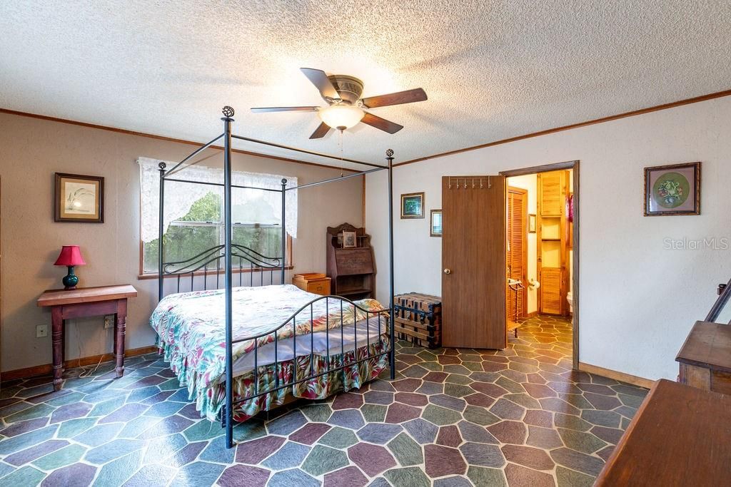 На продажу: $300,000 (2 спален, 3 ванн, 1560 Квадратных фут)