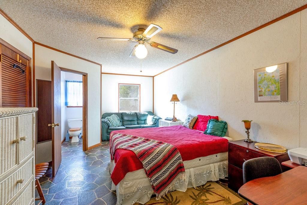 На продажу: $300,000 (2 спален, 3 ванн, 1560 Квадратных фут)