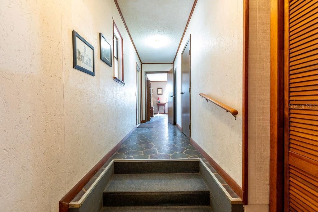 На продажу: $300,000 (2 спален, 3 ванн, 1560 Квадратных фут)