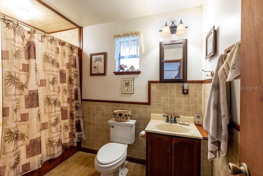 На продажу: $300,000 (2 спален, 3 ванн, 1560 Квадратных фут)