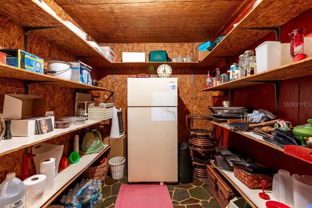 На продажу: $300,000 (2 спален, 3 ванн, 1560 Квадратных фут)