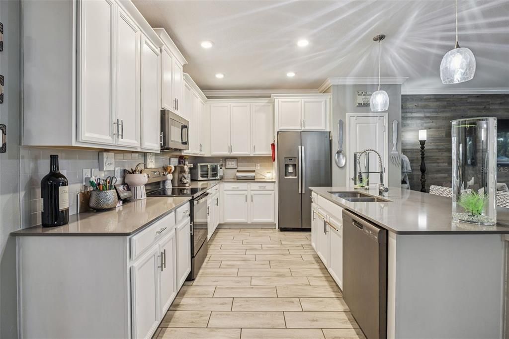 For Sale: $665,000 (5 beds, 4 baths, 3238 Square Feet)