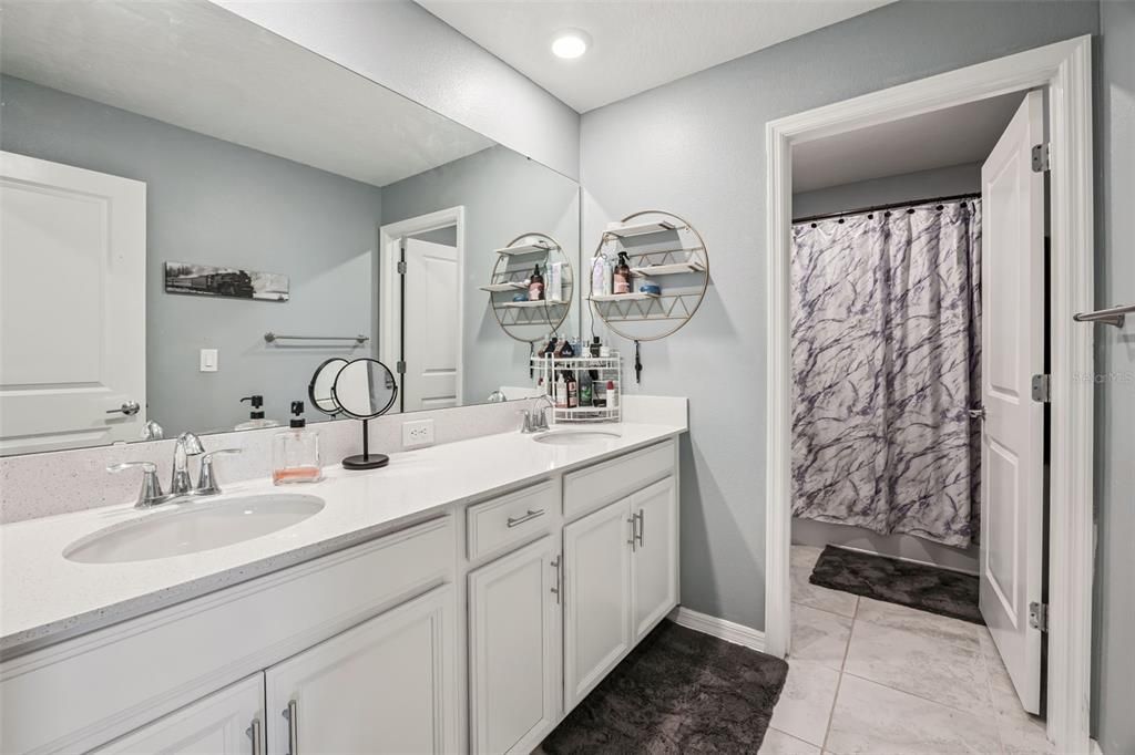 For Sale: $665,000 (5 beds, 4 baths, 3238 Square Feet)