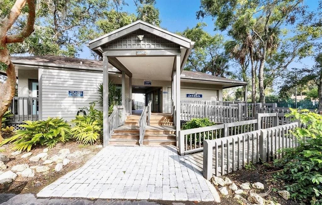 En Venta: $1,045,900 (5 camas, 3 baños, 3037 Pies cuadrados)
