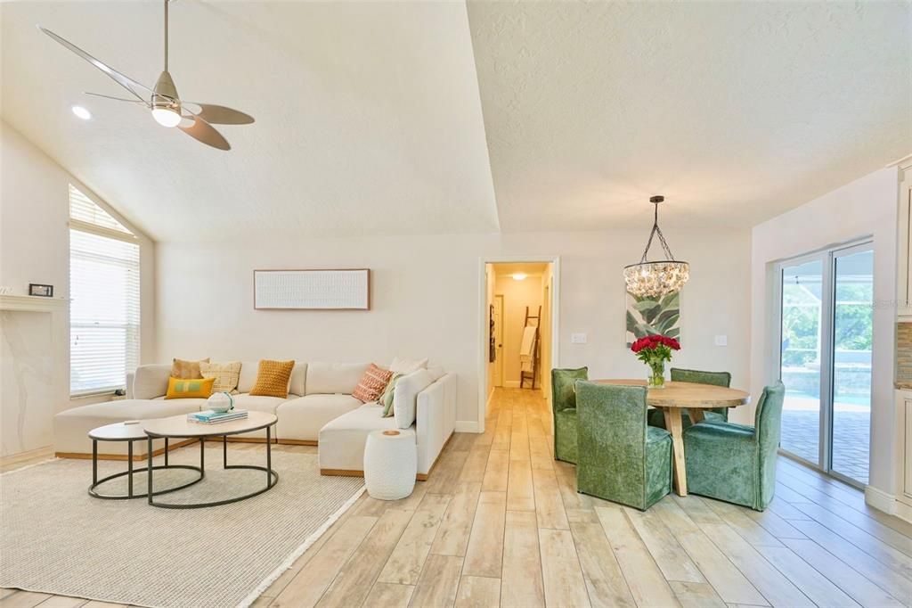En Venta: $1,045,900 (5 camas, 3 baños, 3037 Pies cuadrados)