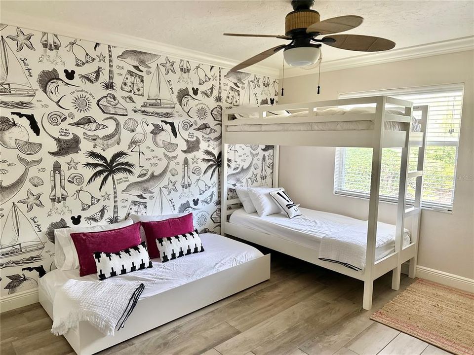 En Venta: $1,045,900 (5 camas, 3 baños, 3037 Pies cuadrados)