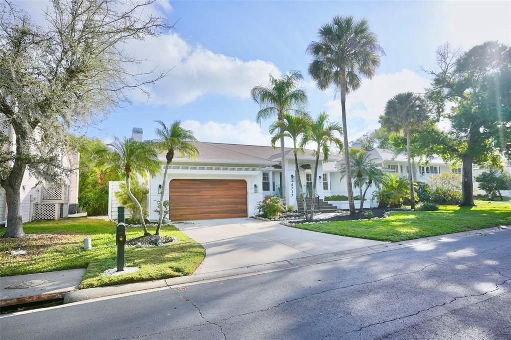 En Venta: $1,045,900 (5 camas, 3 baños, 3037 Pies cuadrados)