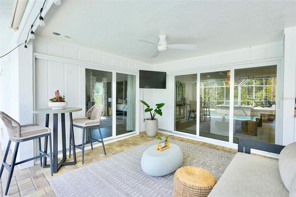 En Venta: $1,045,900 (5 camas, 3 baños, 3037 Pies cuadrados)