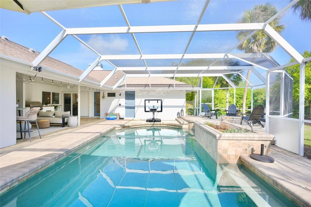 En Venta: $1,045,900 (5 camas, 3 baños, 3037 Pies cuadrados)