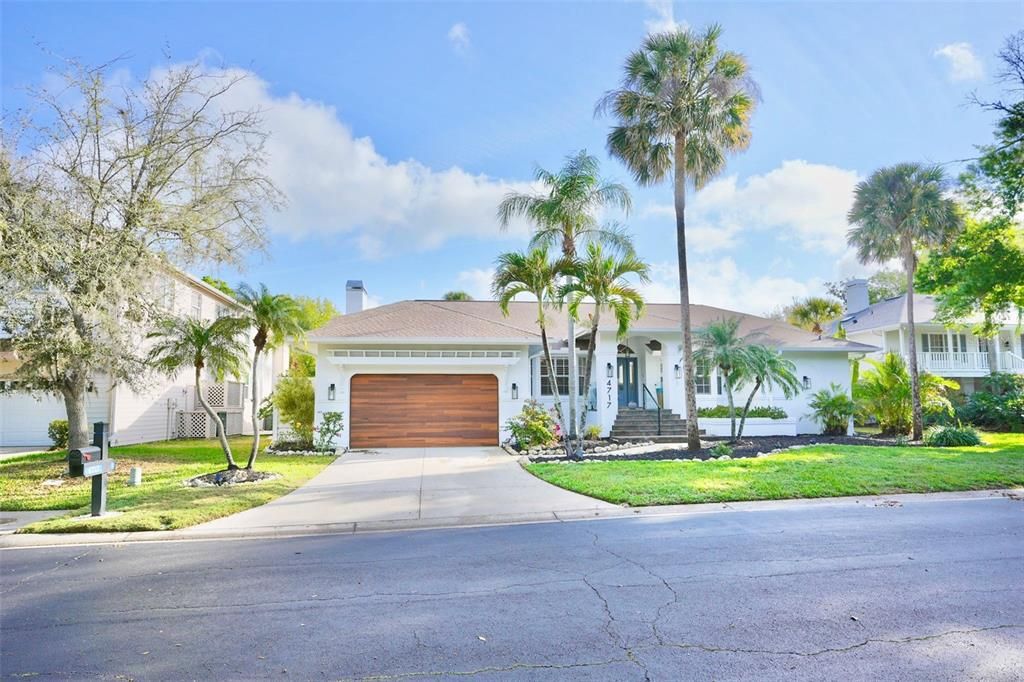 En Venta: $1,045,900 (5 camas, 3 baños, 3037 Pies cuadrados)