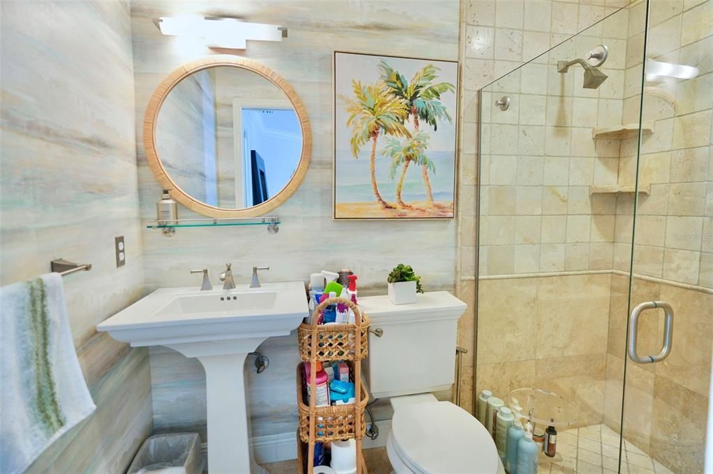 En Venta: $1,045,900 (5 camas, 3 baños, 3037 Pies cuadrados)