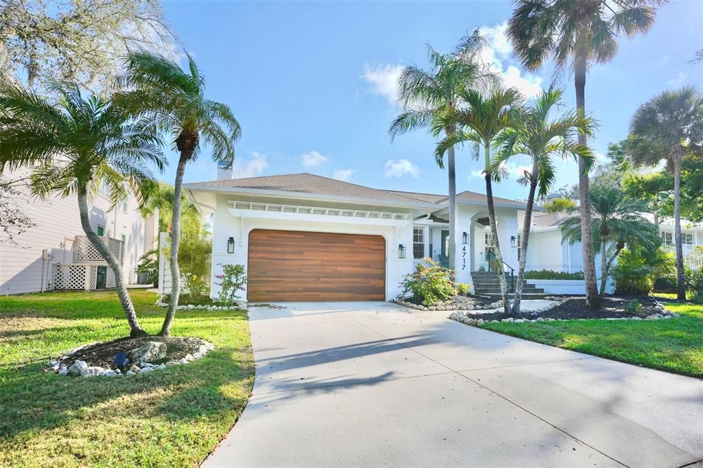 En Venta: $1,045,900 (5 camas, 3 baños, 3037 Pies cuadrados)