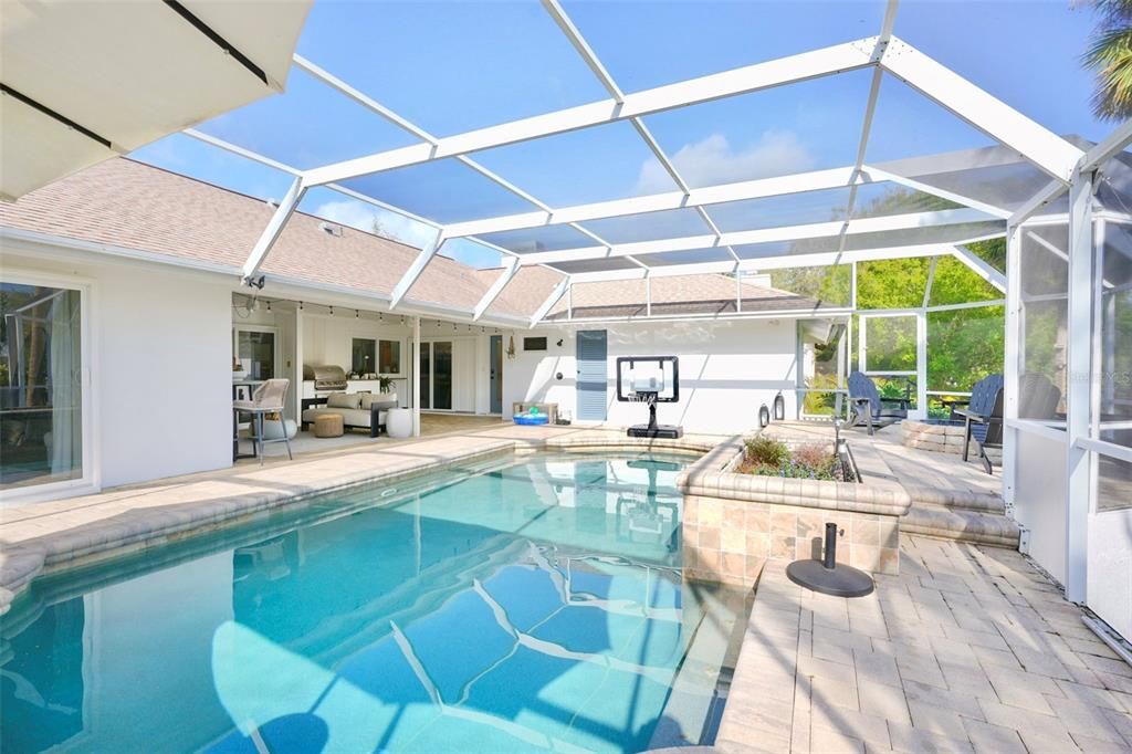 En Venta: $1,045,900 (5 camas, 3 baños, 3037 Pies cuadrados)