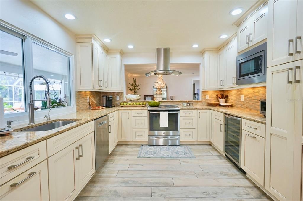 En Venta: $1,045,900 (5 camas, 3 baños, 3037 Pies cuadrados)