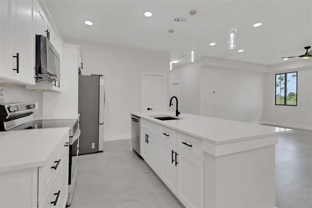 В аренду: $1,800 (3 спален, 2 ванн, 1200 Квадратных фут)