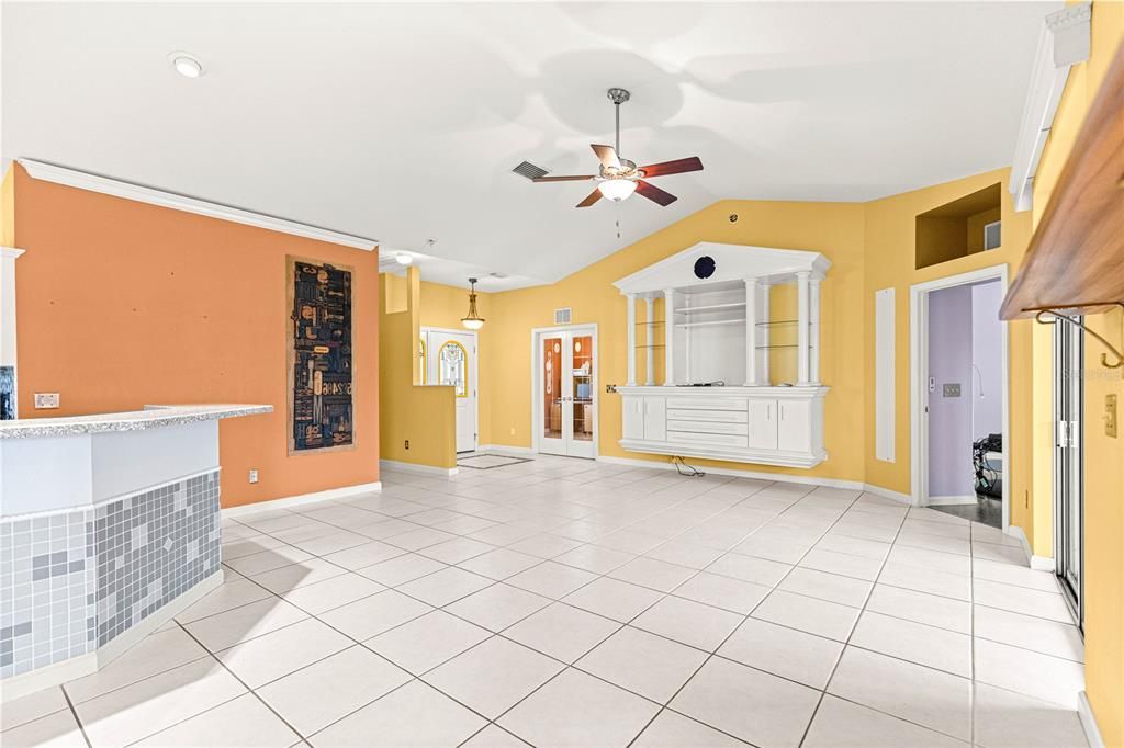 Activo con contrato: $239,000 (3 camas, 2 baños, 1548 Pies cuadrados)