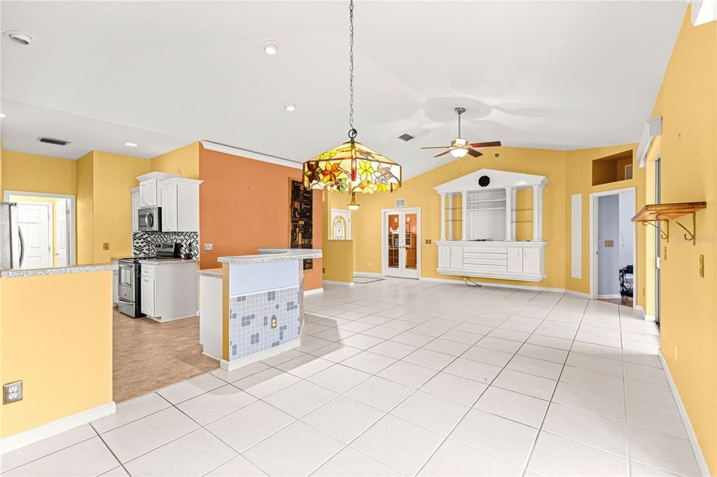 Activo con contrato: $239,000 (3 camas, 2 baños, 1548 Pies cuadrados)