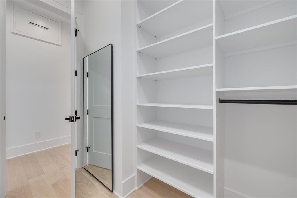 For Sale: $2,395,000 (4 beds, 3 baths, 4348 Square Feet)