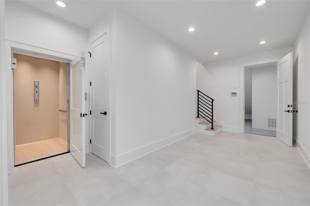For Sale: $2,395,000 (4 beds, 3 baths, 4348 Square Feet)