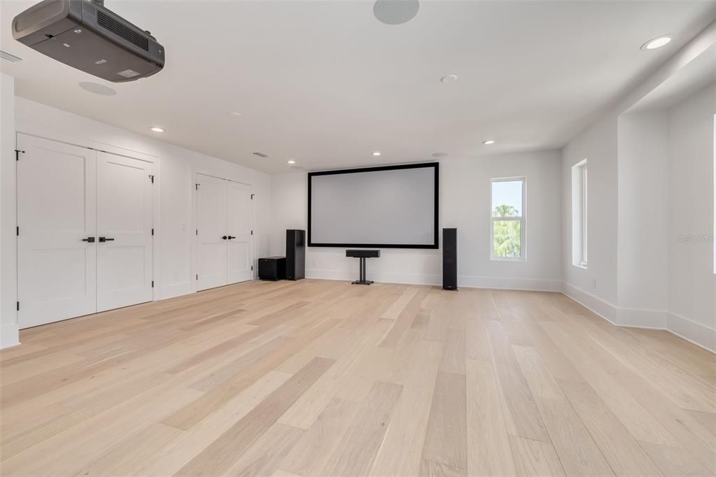 For Sale: $2,395,000 (4 beds, 3 baths, 4348 Square Feet)