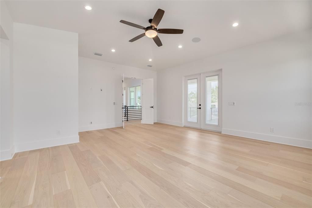 For Sale: $2,395,000 (4 beds, 3 baths, 4348 Square Feet)