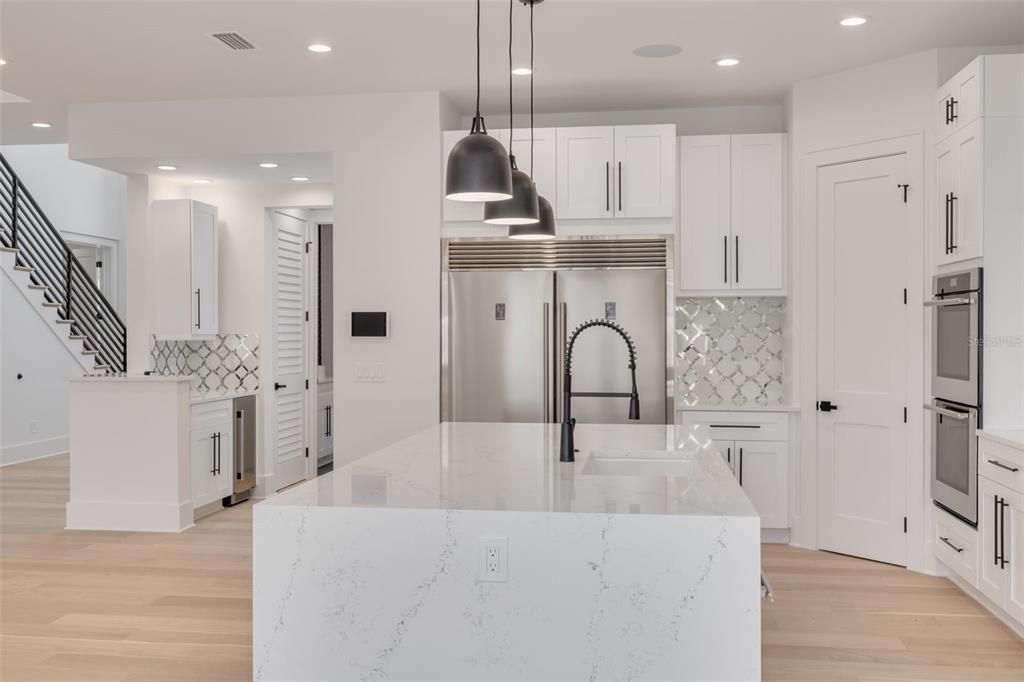 For Sale: $2,395,000 (4 beds, 3 baths, 4348 Square Feet)