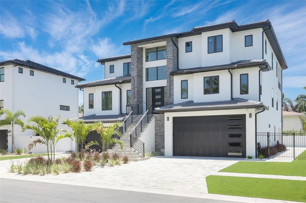 For Sale: $2,395,000 (4 beds, 3 baths, 4348 Square Feet)